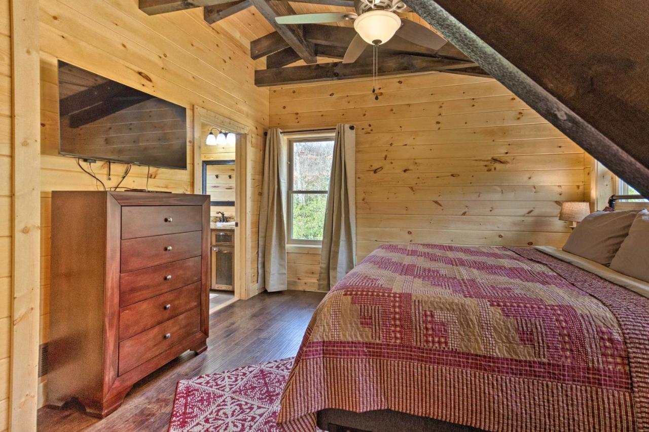 Hilltop Cabin On 5 Acres With Hot Tub And Waterfall! Bryson City Exteriér fotografie