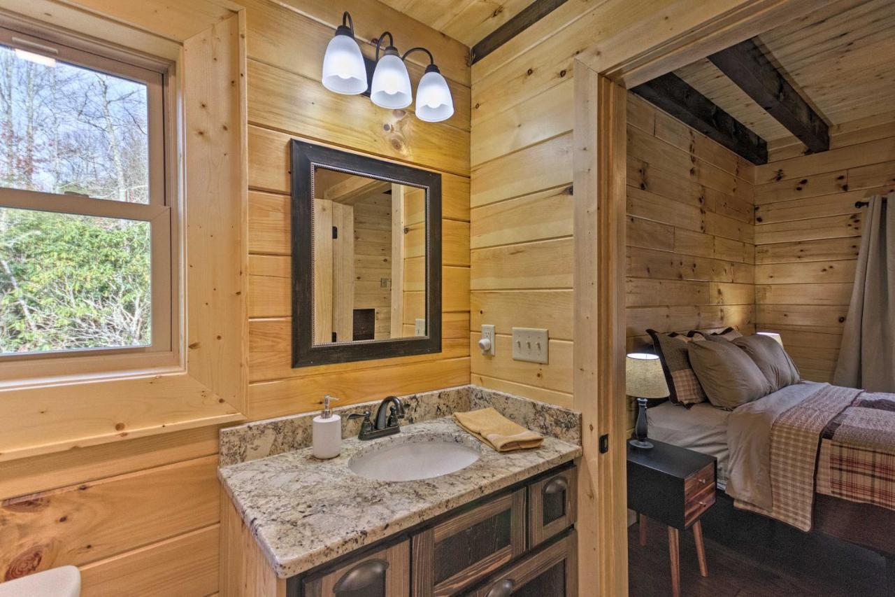 Hilltop Cabin On 5 Acres With Hot Tub And Waterfall! Bryson City Exteriér fotografie