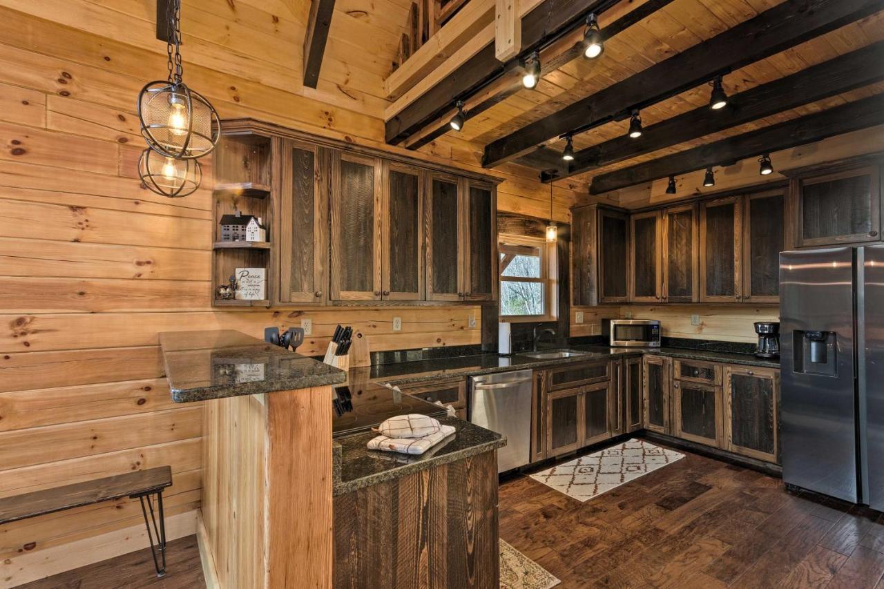 Hilltop Cabin On 5 Acres With Hot Tub And Waterfall! Bryson City Exteriér fotografie
