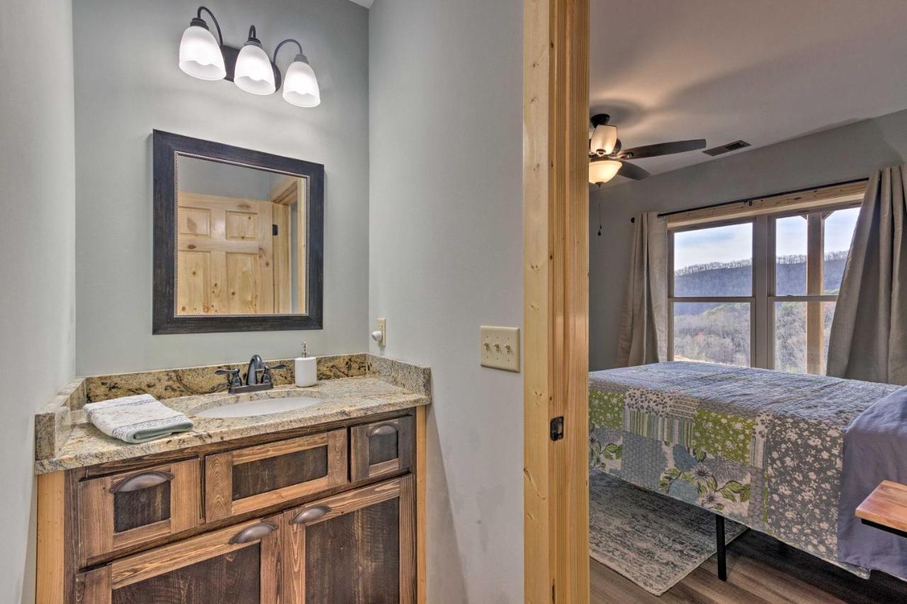 Hilltop Cabin On 5 Acres With Hot Tub And Waterfall! Bryson City Exteriér fotografie