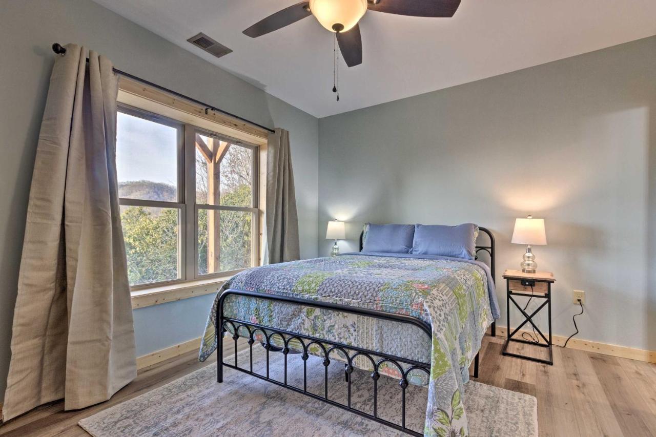 Hilltop Cabin On 5 Acres With Hot Tub And Waterfall! Bryson City Exteriér fotografie